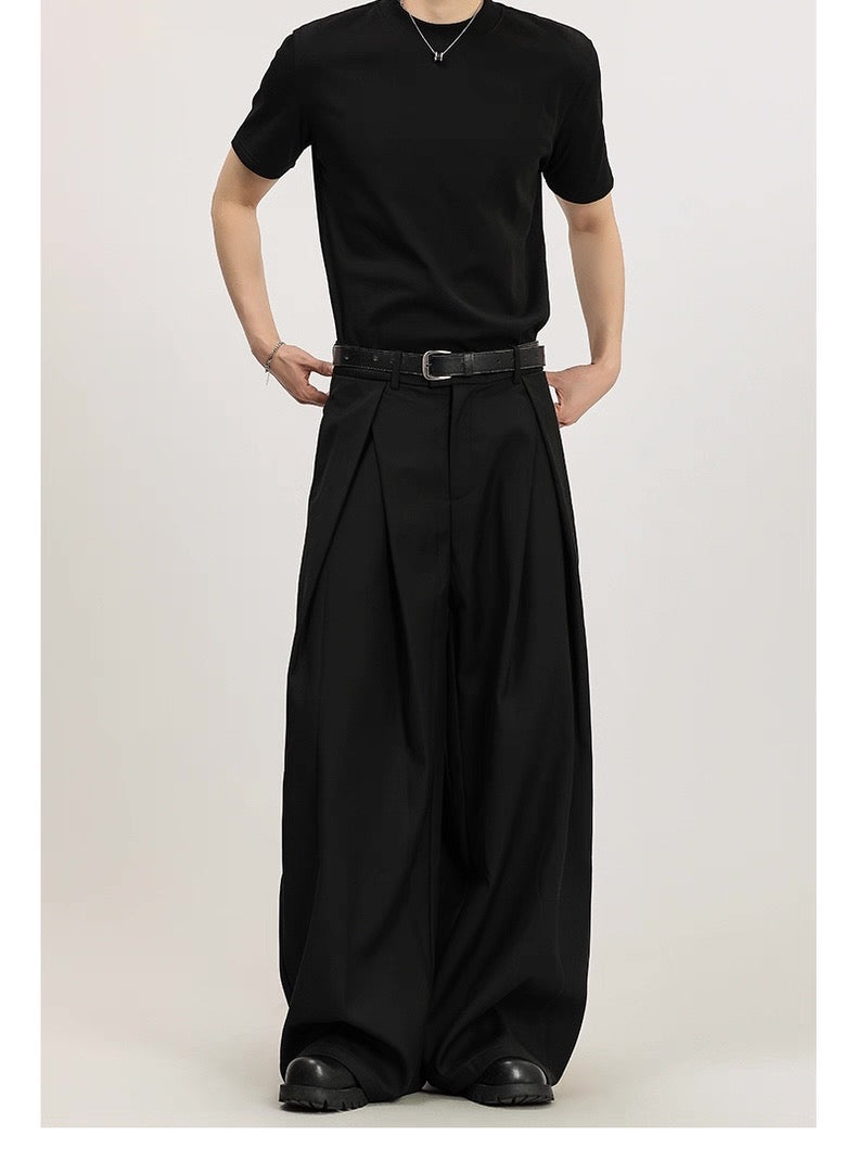 Signature V-Pleated Pant